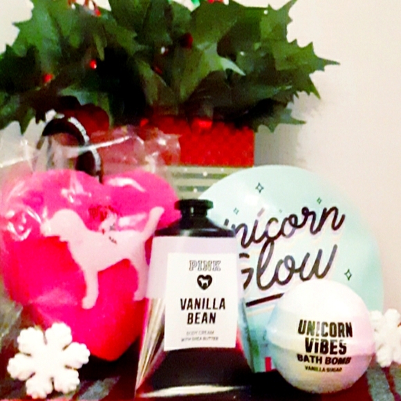 PINK Victoria's Secret Other - Nwt.VS PINK 4PC BATH BUNDLE